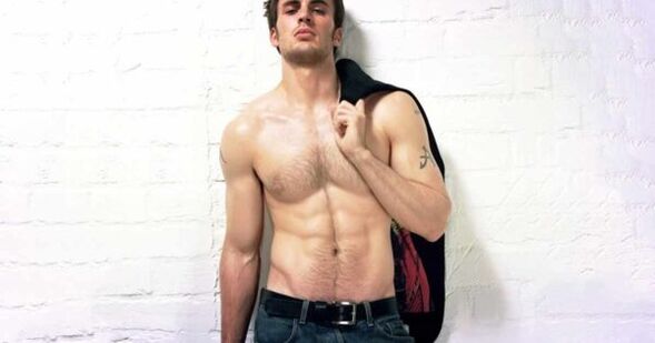 jõhker laienenud peenisega mees